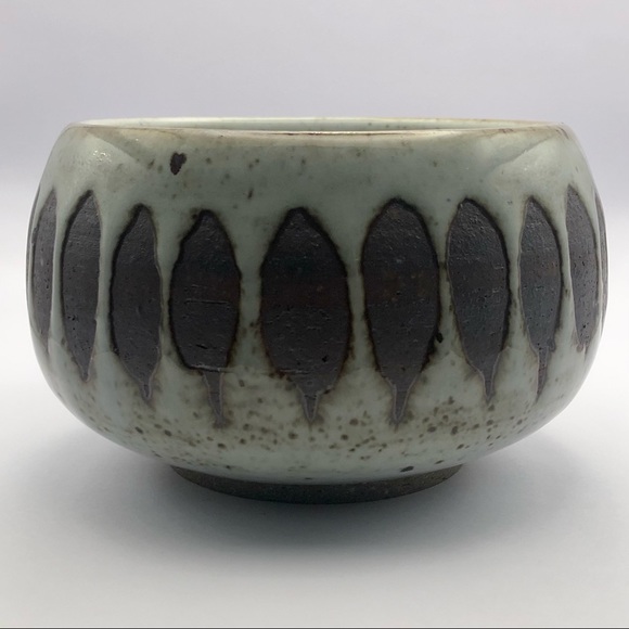 [vintage] Artist Signed Pottery Bowl Dish - Picture 4 of 13